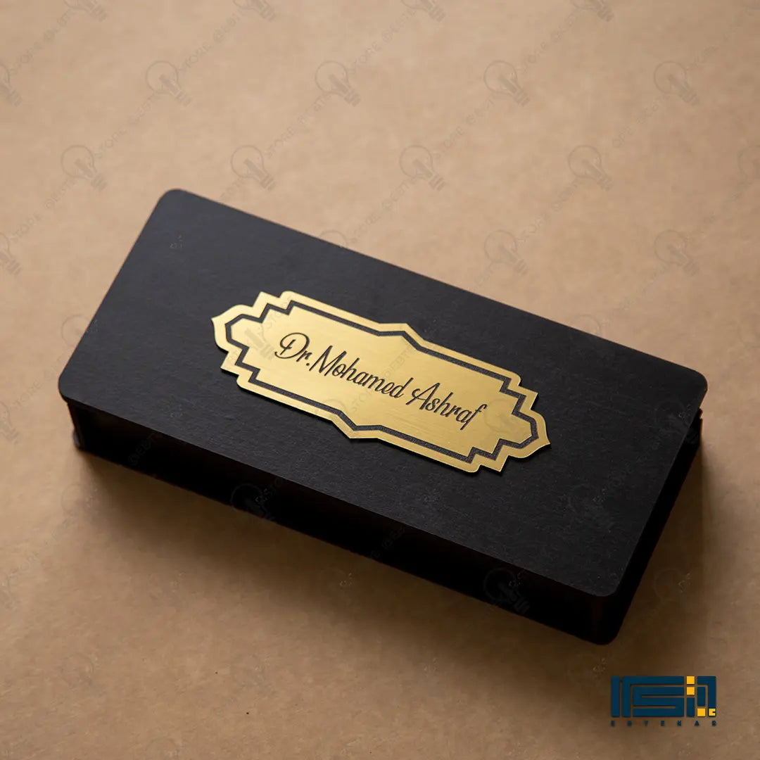 بوكس قلم مضئ ونيم تاج وميدالية اكريليك