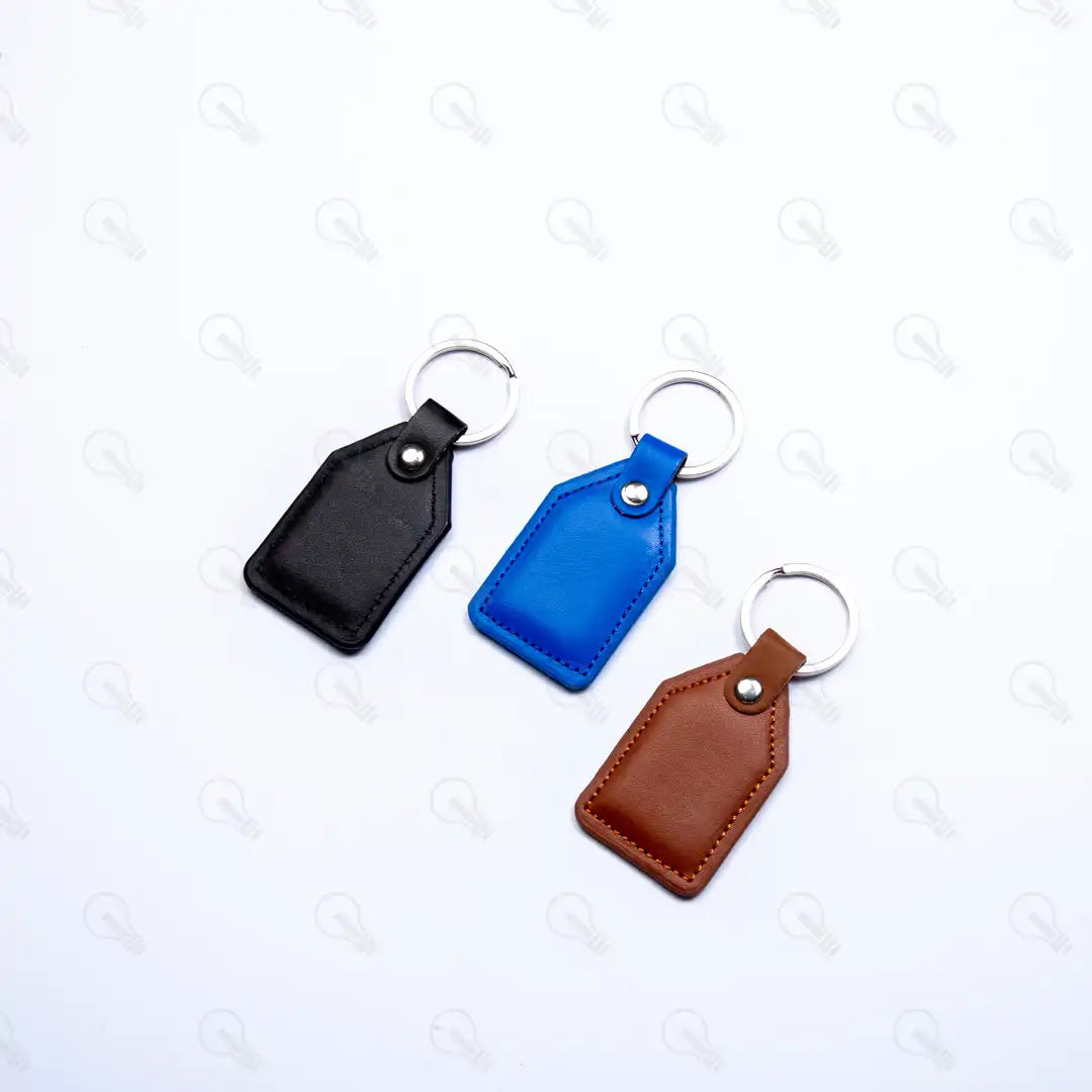 بوكس هارد كوفر ونوت بوك جلد وقلم وميدالية جلد وكراتة معدن