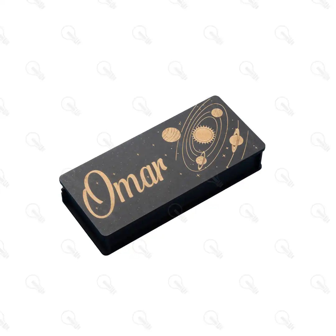 بوكس (ديزاين الفضاء كود 1) قلم معدن وميدالية خشب طبقتين