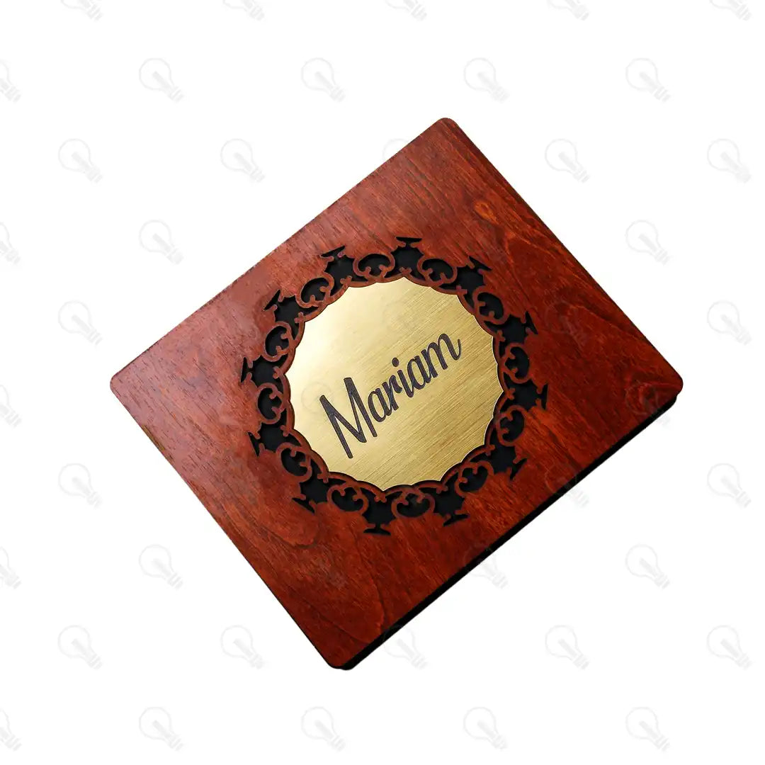 بوكس قلم معدن وقلم VIP وميدالية اكريليك اسود