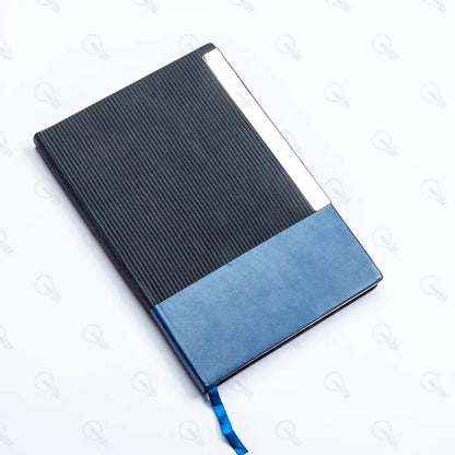 بوكس هارد كوفر ونوت بوك جلد وقلم وميدالية جلد وكراتة معدن