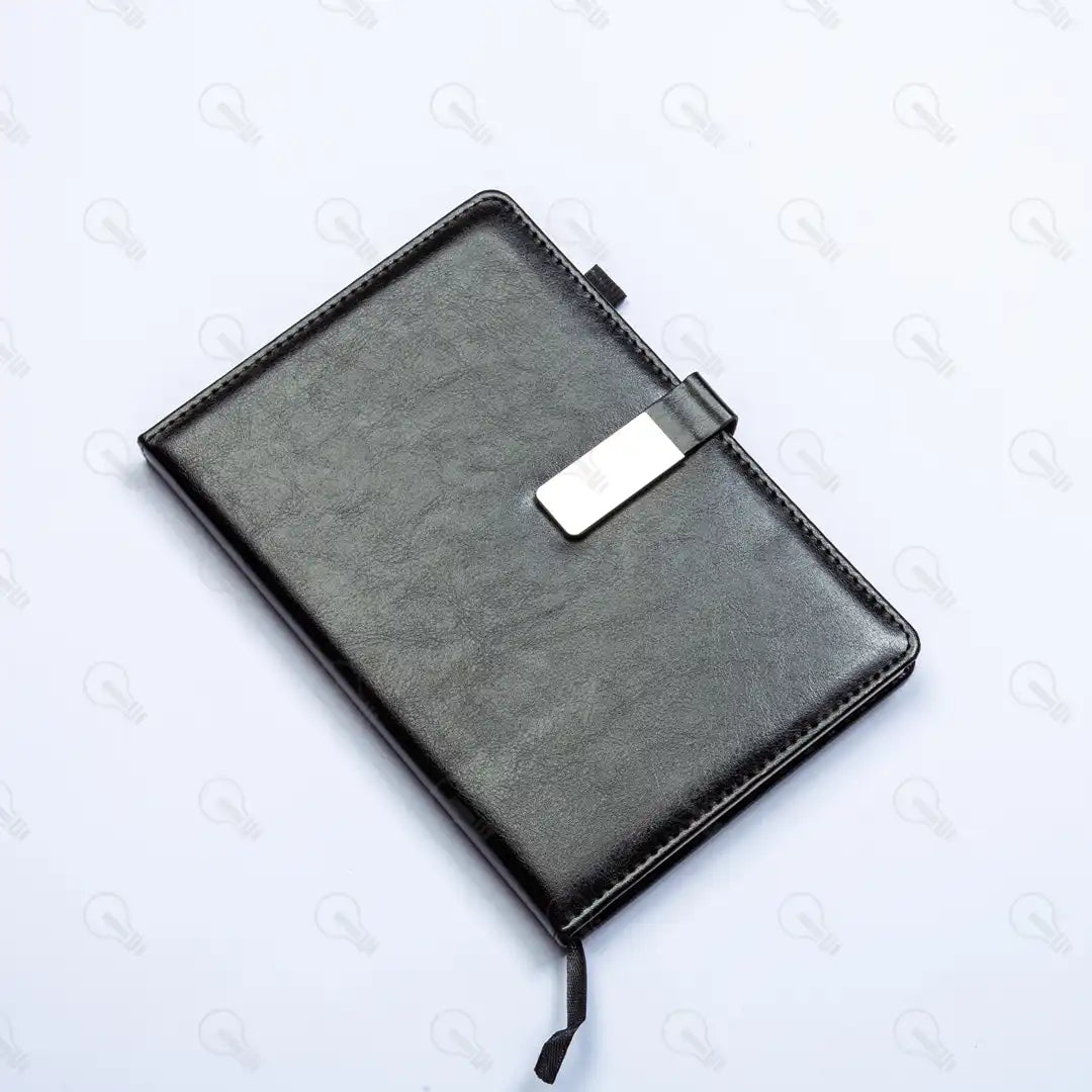 بوكس هارد كوفر ونوت بوك جلد وقلم وميدالية جلد وكراتة معدن