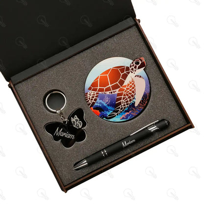 بوكس قلم معدن وكوستر خشب وميدالية اكريليك (ديزاين السلحفاة)
