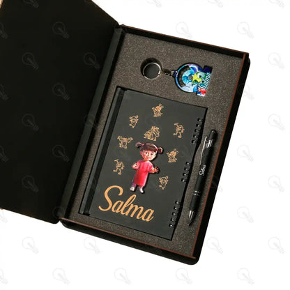 بوكس نوت بوك خشب وقلم معدن و ميدالية خشب طبقتين (ديزاين شركة المرعبين)