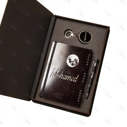 بوكس نوت بوك خشب وقلم معدن و ميدالية اكريليك (كود 6)