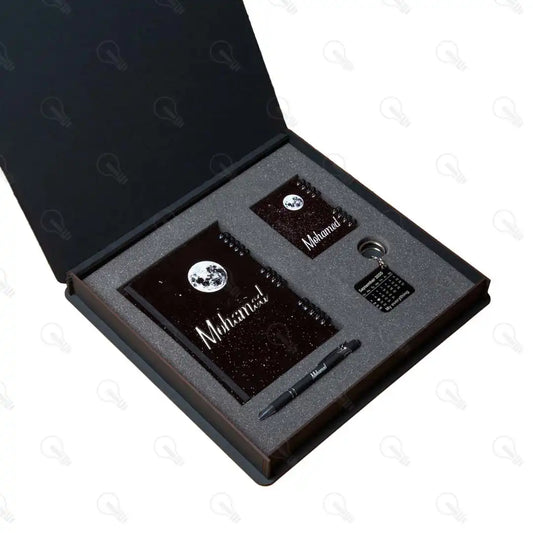 بوكس نوت بوك خشب كبيرة ونوت ميني وقلم معدن و ميدالية اكريليك كليندر (كود 8)